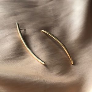 Vintage dainty gold line earrings